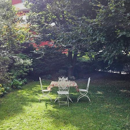 Appartamento Con Ingresso Autonomo, Giardino Privato E Portico Introbio Buitenkant foto